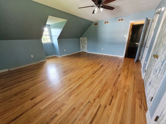 Building Photo - 131 Pinetown Rd
