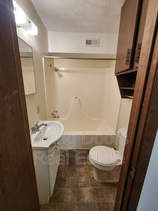Building Photo - 1505 David Dr