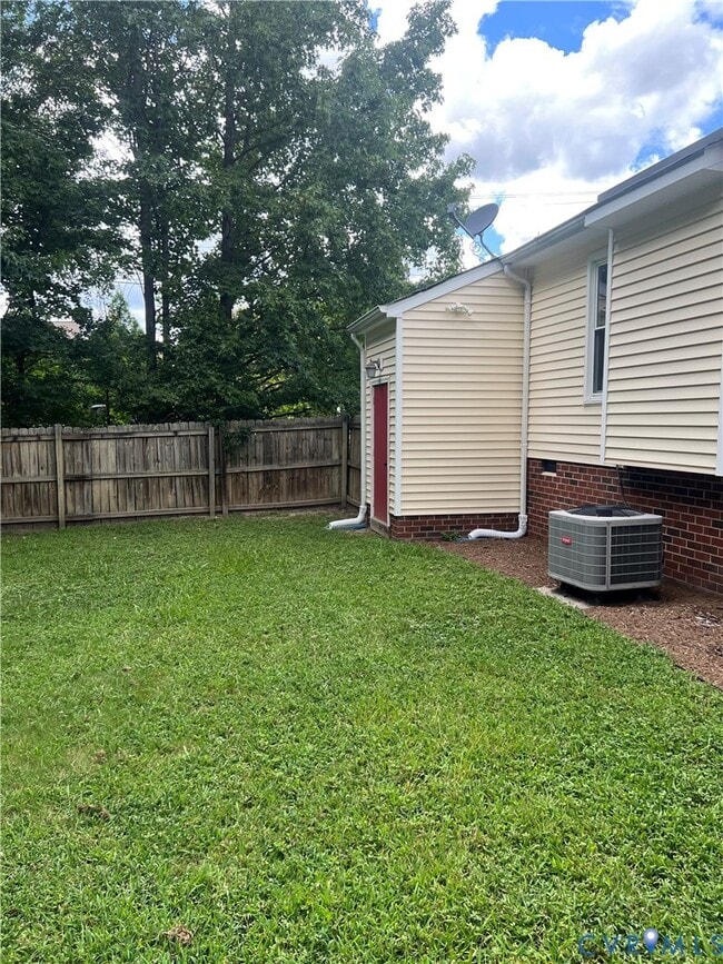 Building Photo - 9055 Castle Point Rd