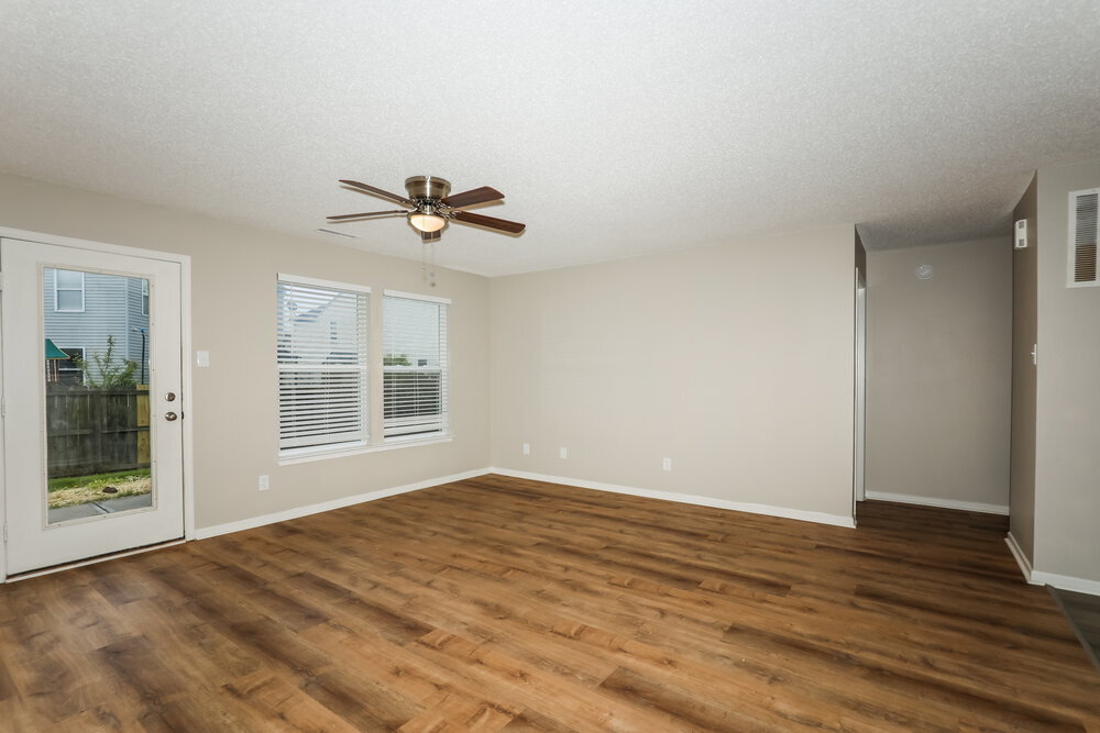 Building Photo - 687 Hickory Pine Dr