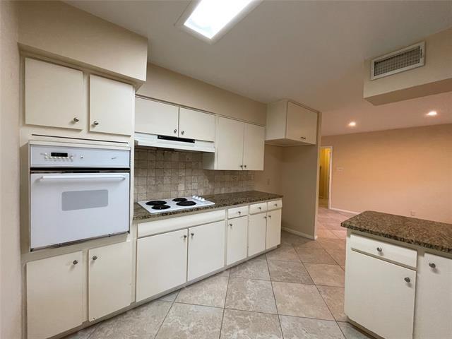 Building Photo - 1303 Northlake Dr