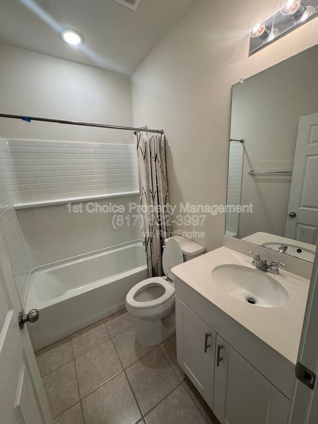 Building Photo - 8132 Cedar Lake Ln
