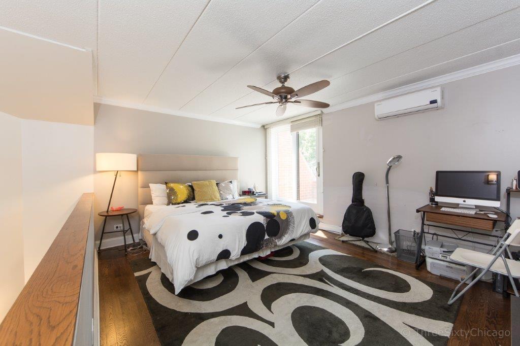 Building Photo - 1153 S Plymouth Ct