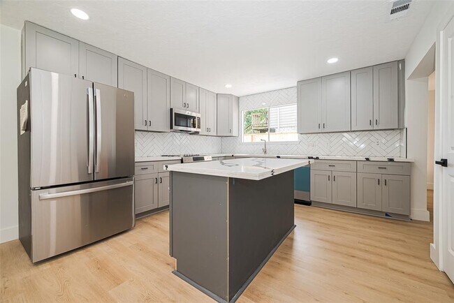 Building Photo - 1306 Briarmead Dr