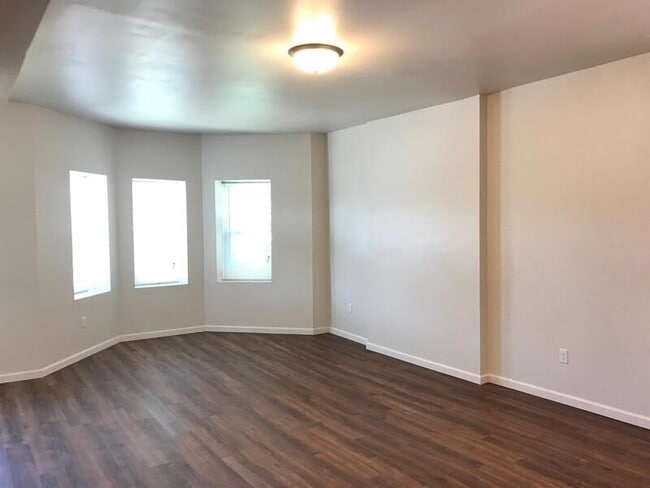 Building Photo - 1418 Union Blvd