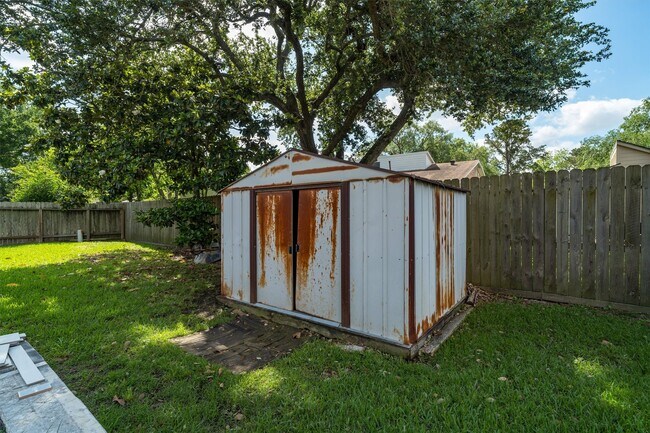 Building Photo - 16238 Brookford Dr