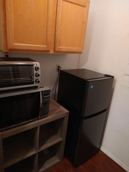 Building Photo - 2333 Patrick St