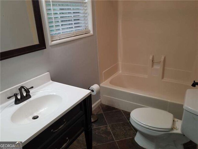 Building Photo - 107 Sterling Ct