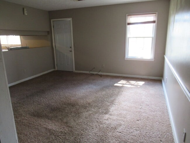 Building Photo - 3bd, 2ba. with carport