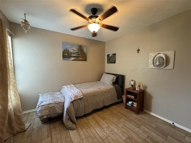 Building Photo - 401 Cypress Ln
