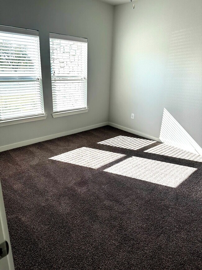 Building Photo - 1051 N Farm to Market 1660