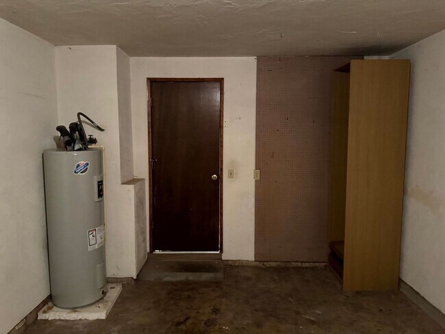 Building Photo - 2 Bedroom Duplex in Southwest Eugene