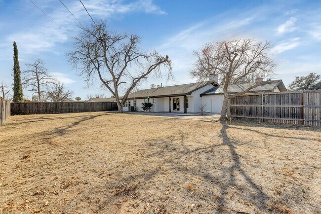 Building Photo - 1426 Cumberland Rd