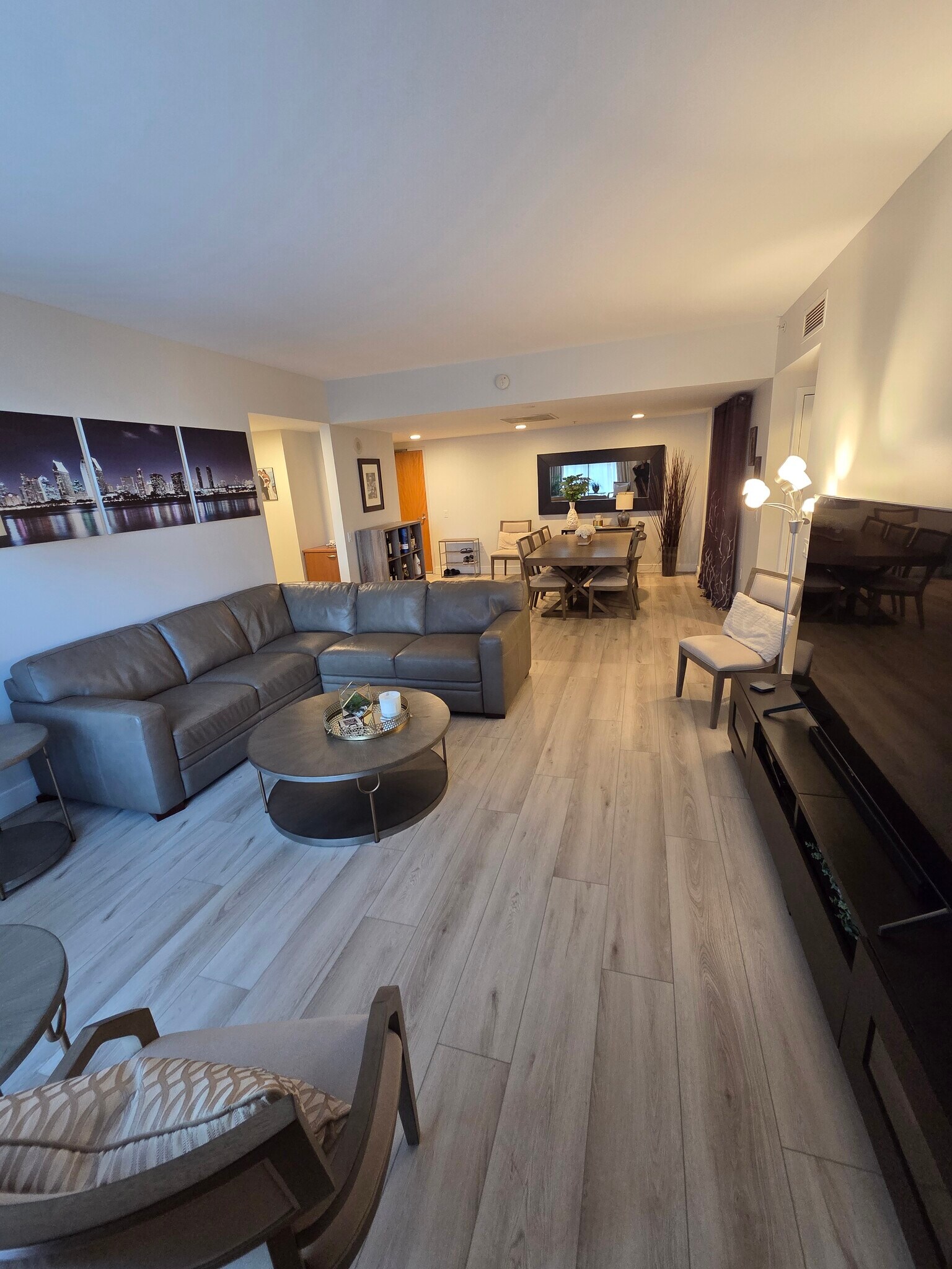 Building Photo - 645 Front St