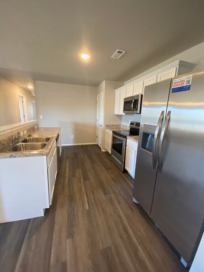 Building Photo - 503 W Loren Dr