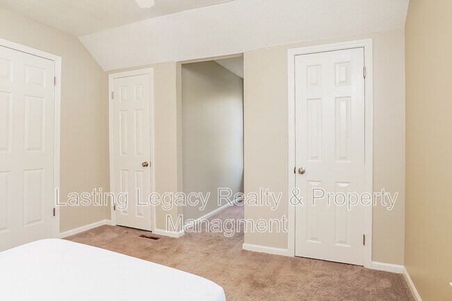 Building Photo - 2501 Wood Valley Rd