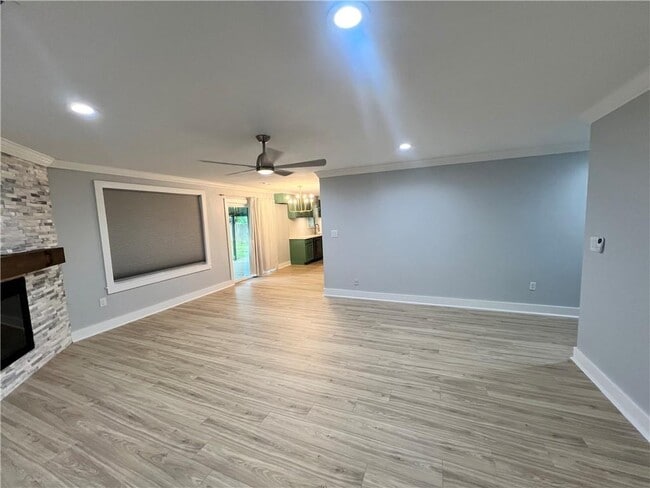 Building Photo - 103 Eames Ave