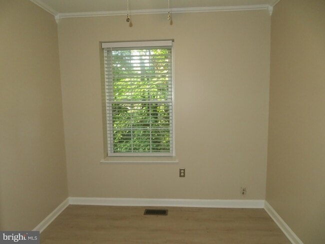 Building Photo - 9150 Lambskin Ln