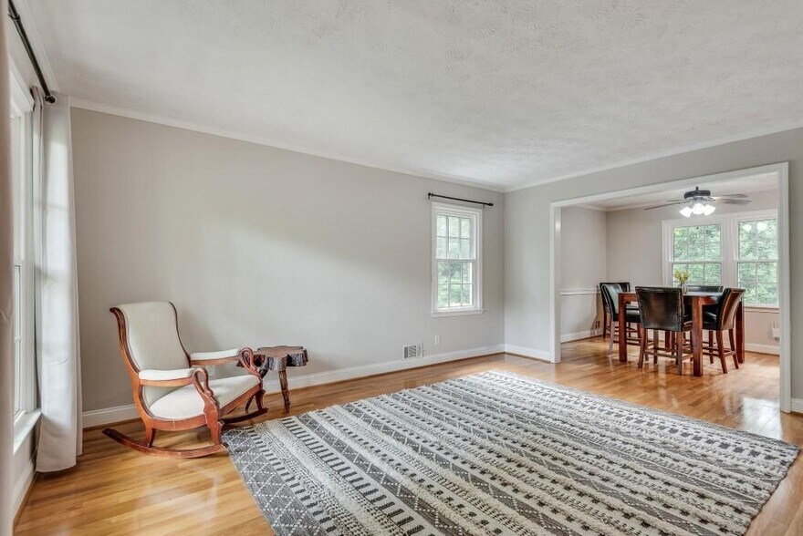 Building Photo - 2663 Rangewood Dr NE