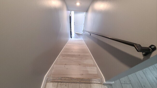 Building Photo - 32(839)