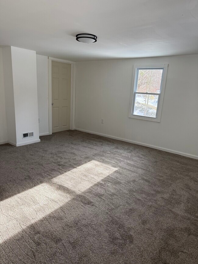 Building Photo - 157 S Laurel St