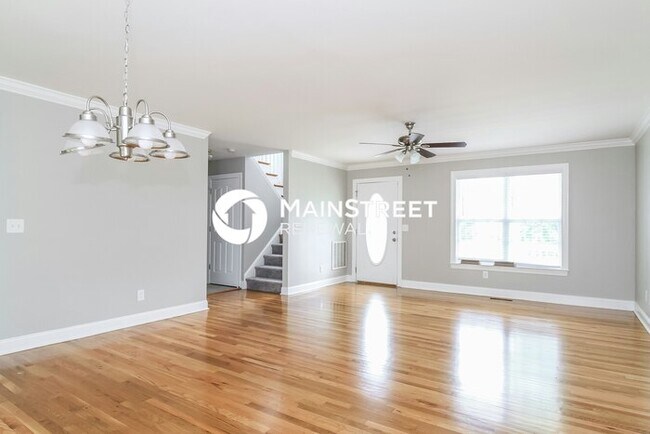 Building Photo - 3 Bedroom Pet-Friendly Home in Greensboro, NC with Main Street Renewal