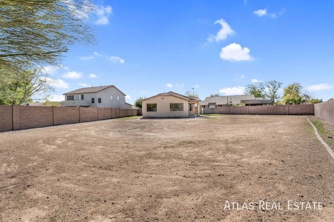 Building Photo - 3284 E Powell Ct