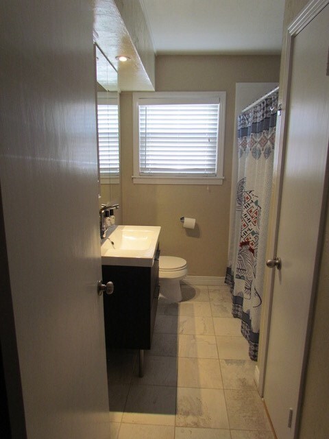 Building Photo - 1709 Gardenia Dr