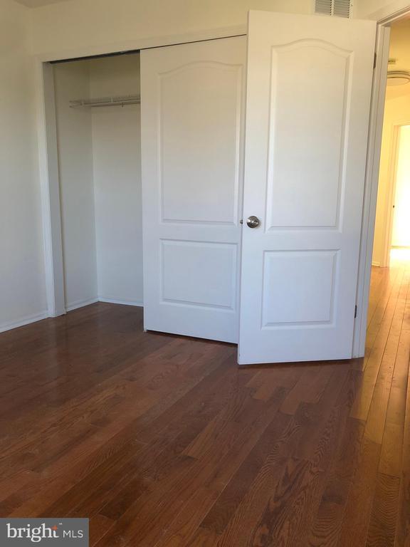 Building Photo - 4202 Quaker Ct