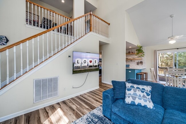 Building Photo - 2325 Rudder Ct