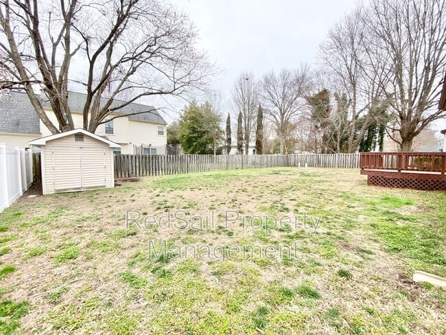 Building Photo - 161 Racine Dr