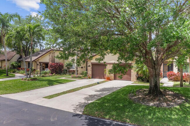 Building Photo - 160 Ramblewood Cir