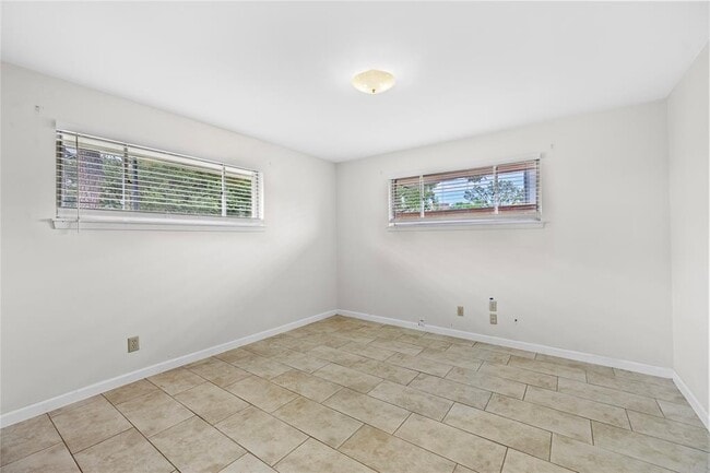 Building Photo - 4135 Levonshire Dr
