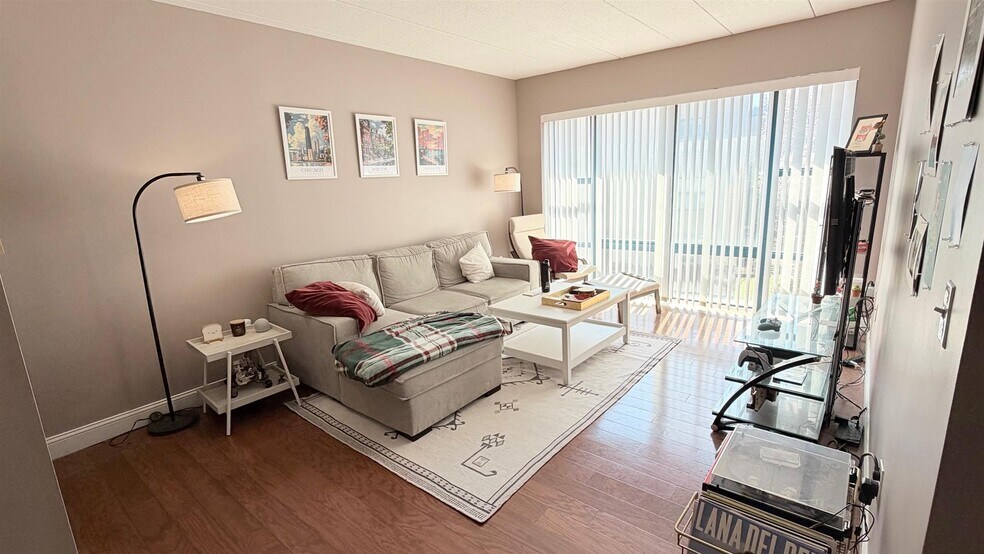 Building Photo - 170 Gore St