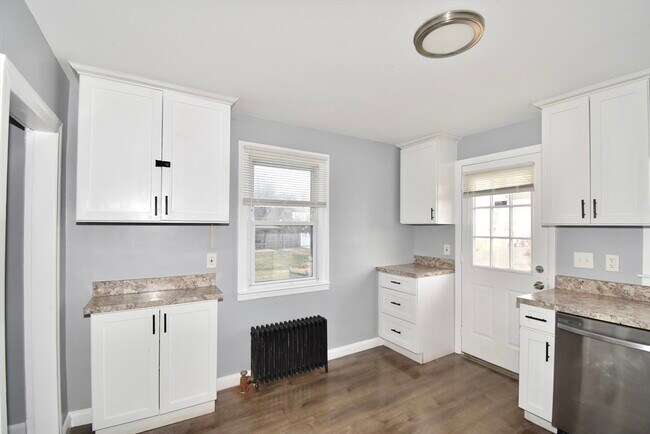 Building Photo - 153 Bosworth St