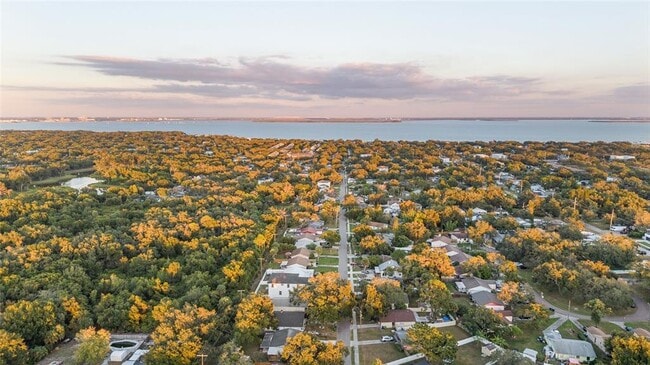 Building Photo - 3317 W Napoleon Ave