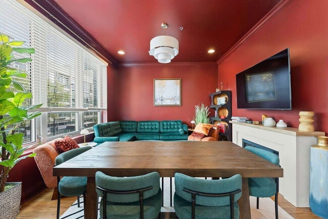 Building Photo - 1243 W Madison St