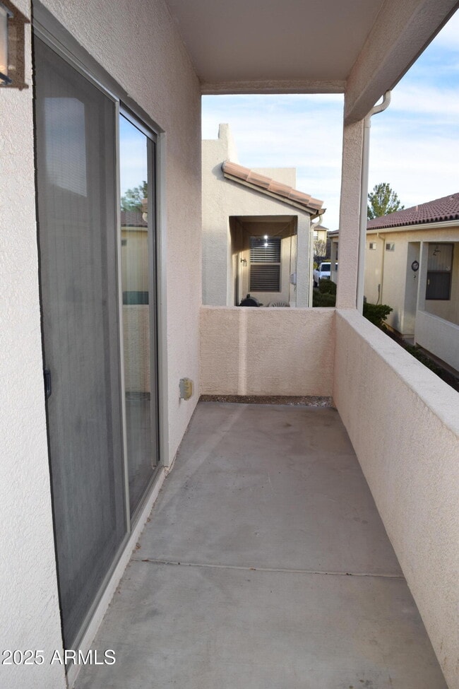 Building Photo - 1765 Manzanita Dr