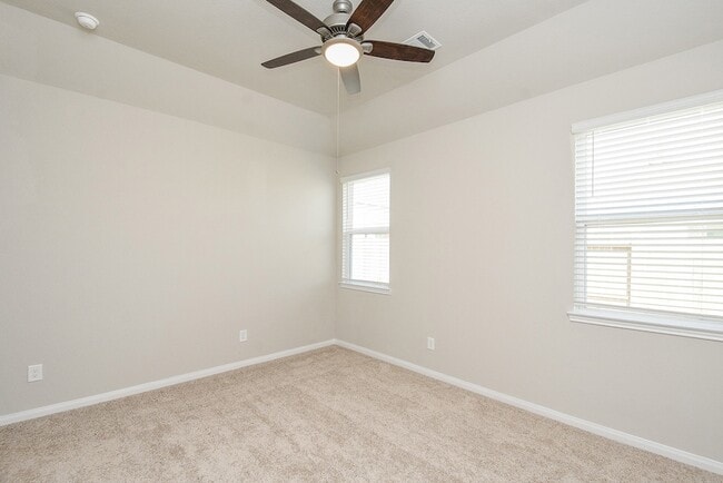 Building Photo - 14042 Chinook Dr