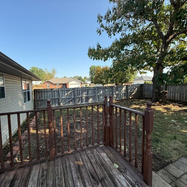 Building Photo - Beautiful 3 bedroom 2 Bathroom home in Wil...