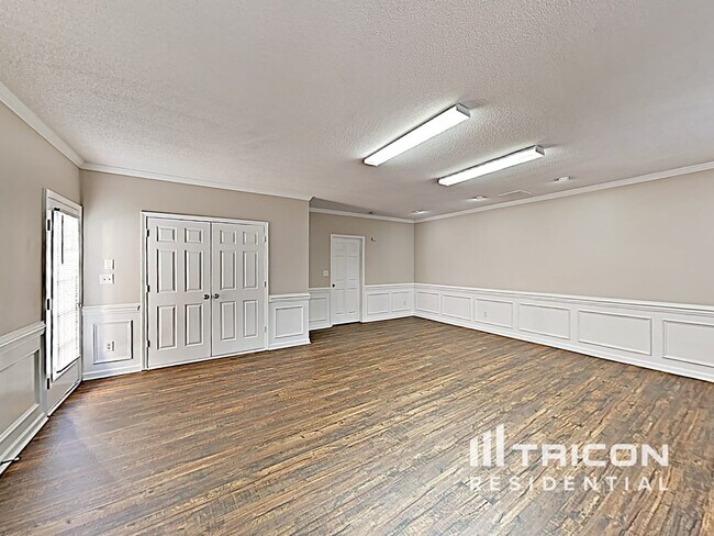 Building Photo - 9200 Bradstreet Commons Way