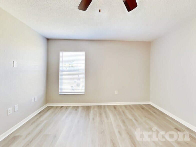 Building Photo - 1387 Laurel Glen Dr