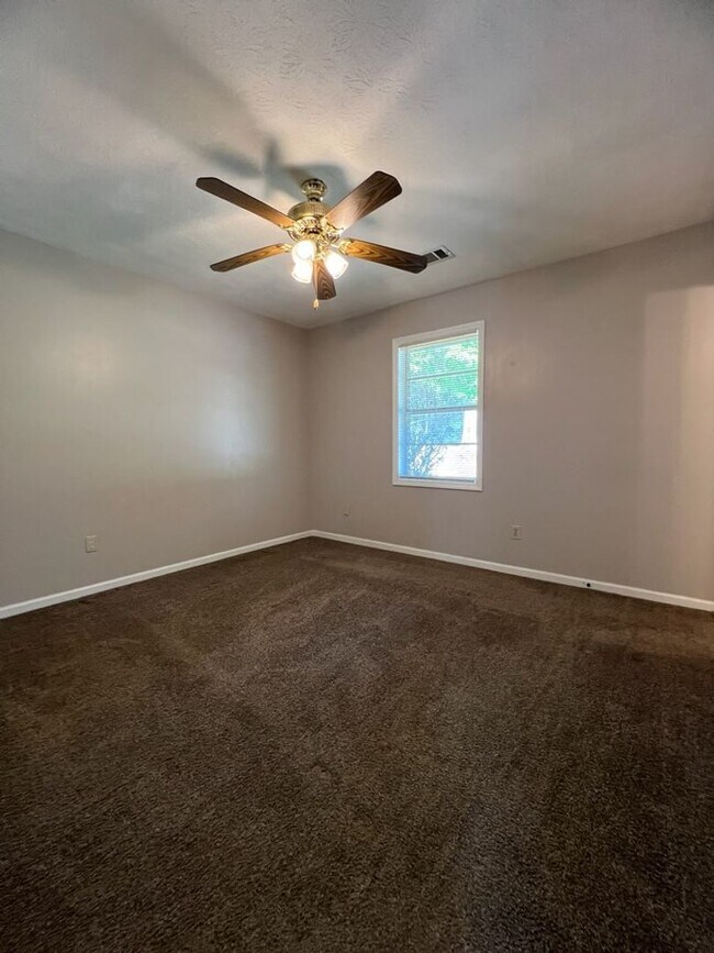 Building Photo - Convenient to Midtown, North Columbus, Ft Benning, CSU!!!