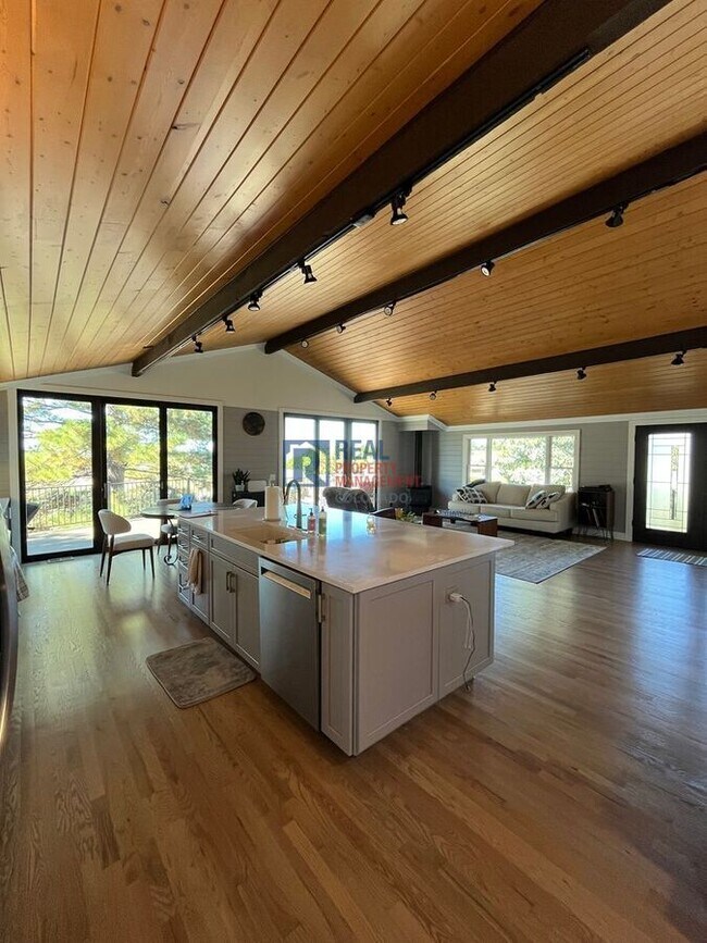 Building Photo - 6024 Thunderhill Rd