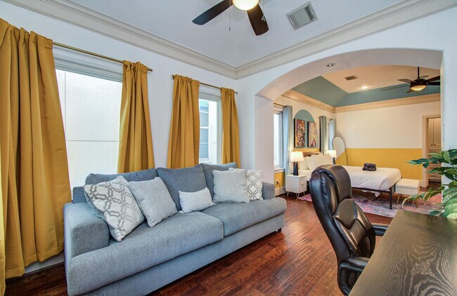 Building Photo - 1204 E 29th St