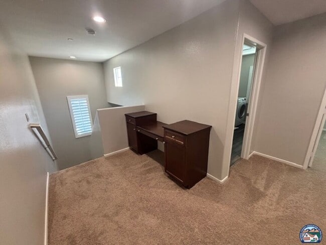 Building Photo - 642 Las Lomas St