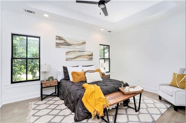 Building Photo - 178 Richardson St SE