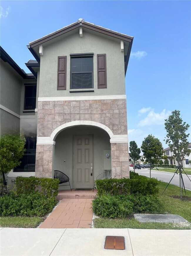Building Photo - West 113th Street, Hialeah, FL 33018 - 3 BR 2.5 BA townhouse