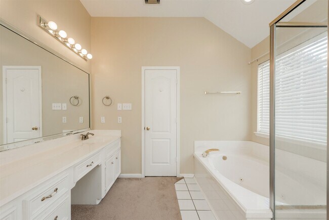 Building Photo - 215 Sunset Ridge Dr