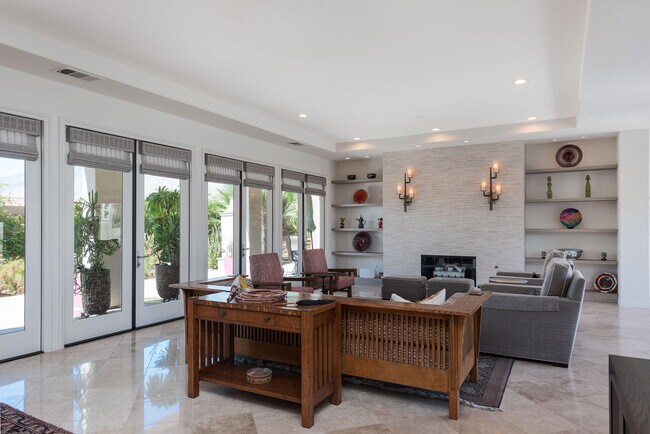 Building Photo - 1615 Savvy Ct